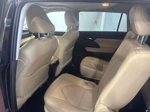 Used 2021 Brown Toyota XLE image 17