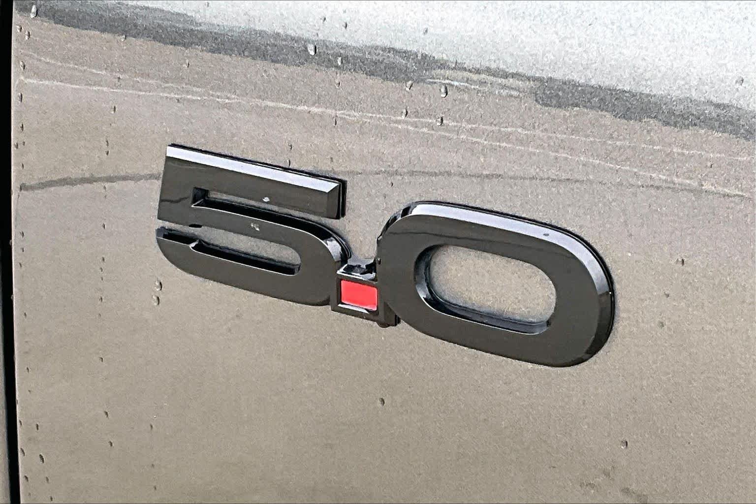 Used 2019 Magnetic Metallic Ford GT image 8