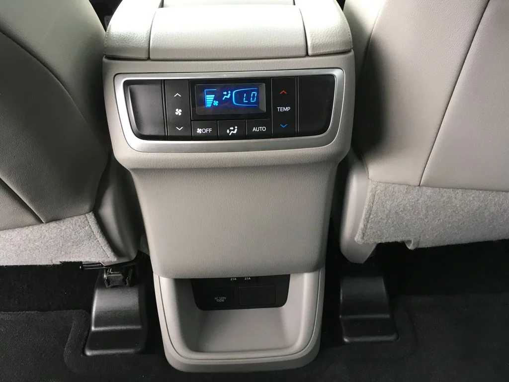 Used 2019 White Toyota XLE image 27