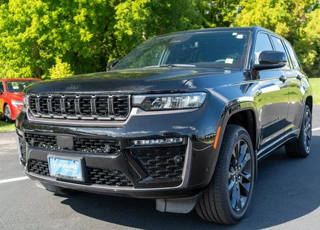 Used 2026 Black Jeep Limited Reserve image 2