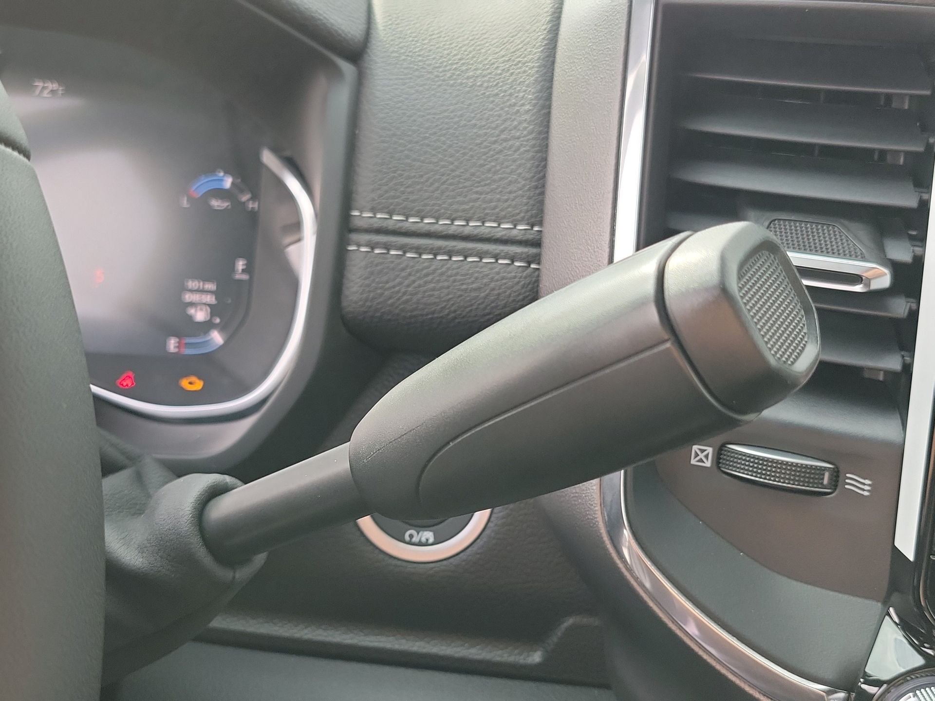 2026 RAM 2500 Laramie - Photo 10