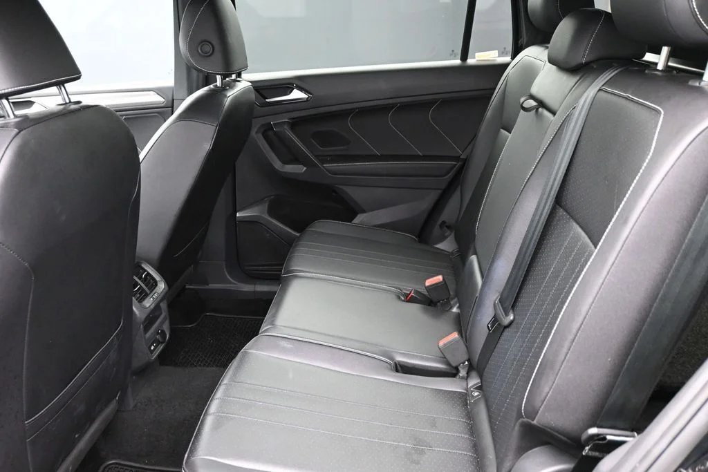 Used 2024 Black Volkswagen 2.0T SE R-Line Black image 12