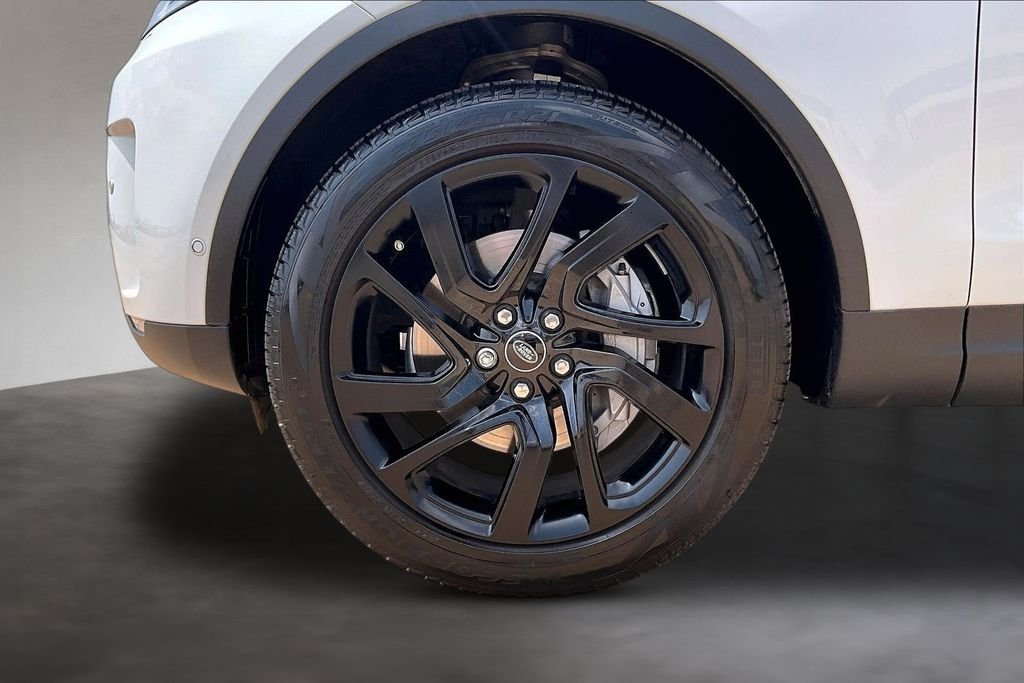 Used 2025 White Land Rover S image 8
