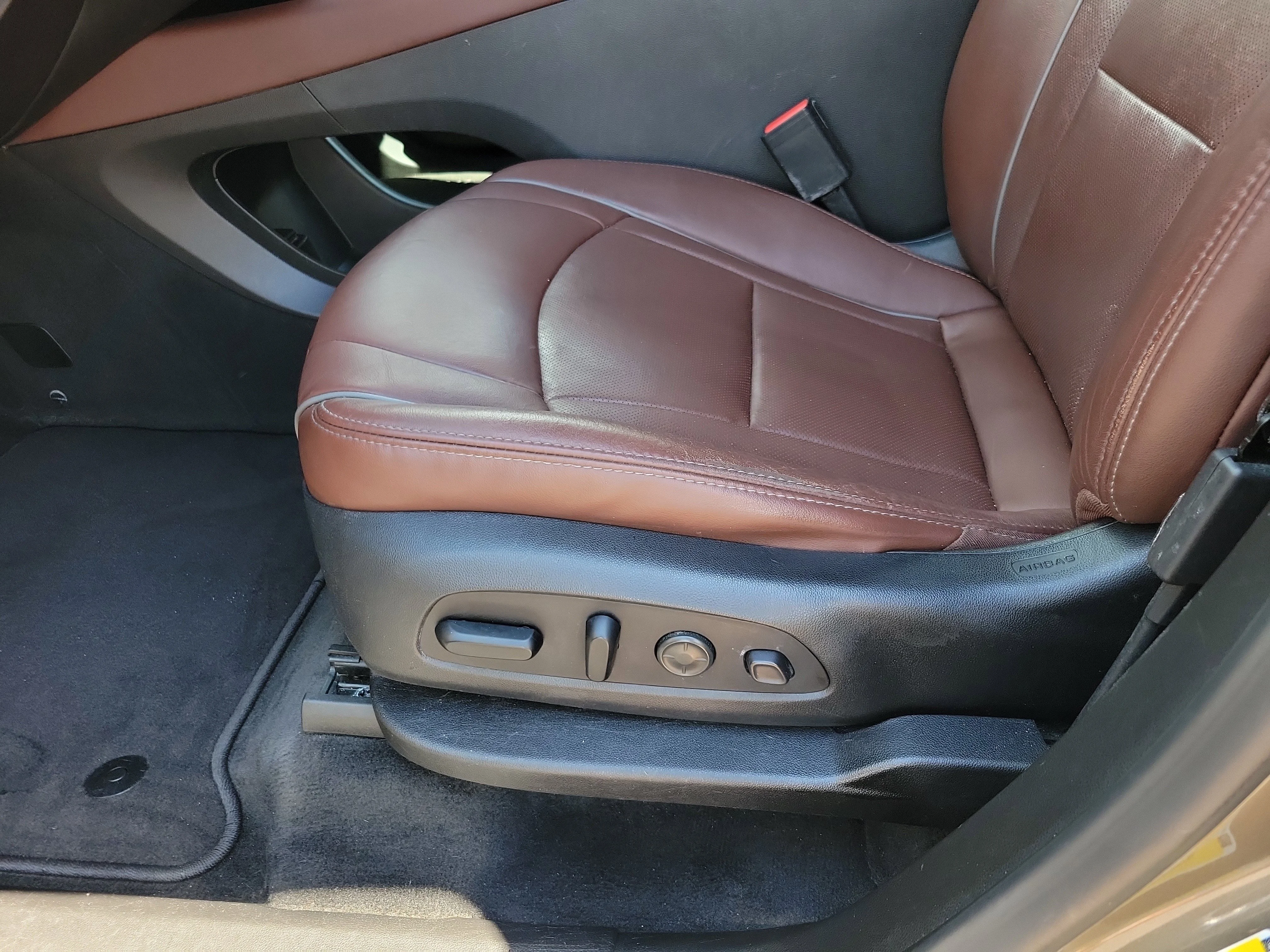 Used 2020 Champagne Gold Metallic Buick Avenir image 7