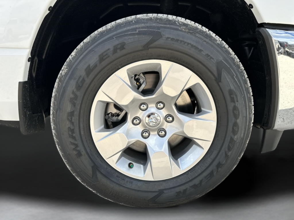 New 2026 Bright White Clear-Coat Exterior Paint RAM Big Horn/Lone Star image 50