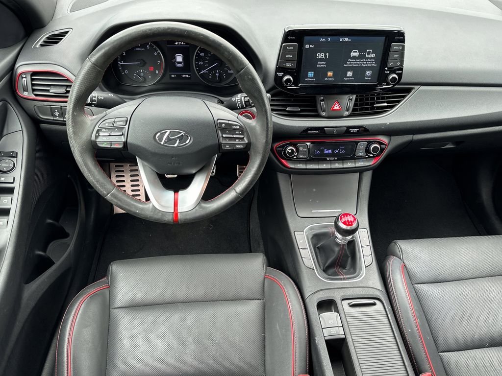 Used 2018 Red Hyundai Sport image 11