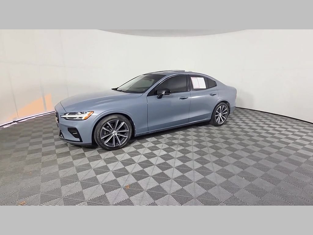 Certified Used 2022 Gray Volvo Momentum image 49