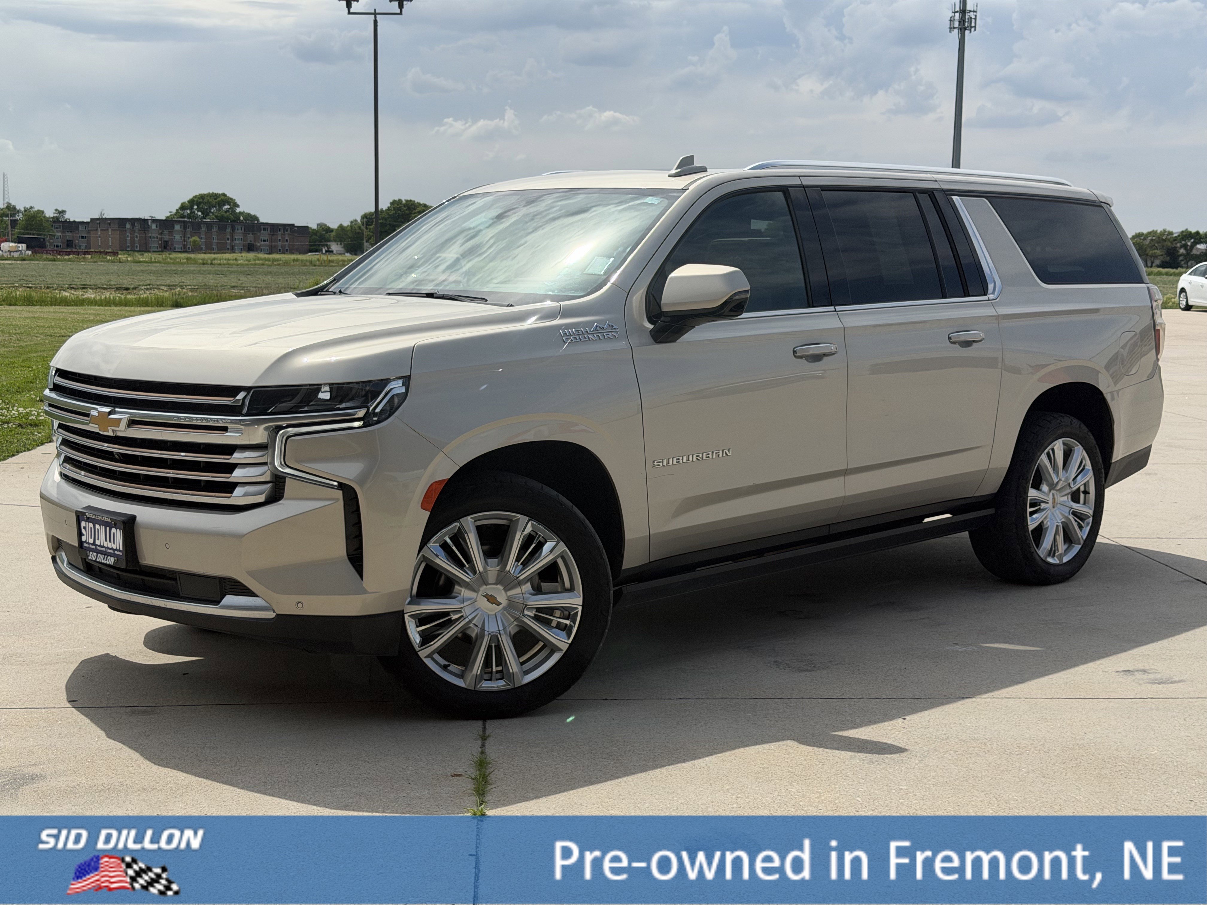 2021 Chevrolet Suburban 4WD 1500 High Country's photo