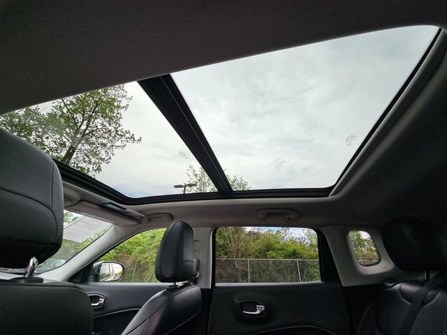 Used 2019 Gray Jeep Latitude image 19
