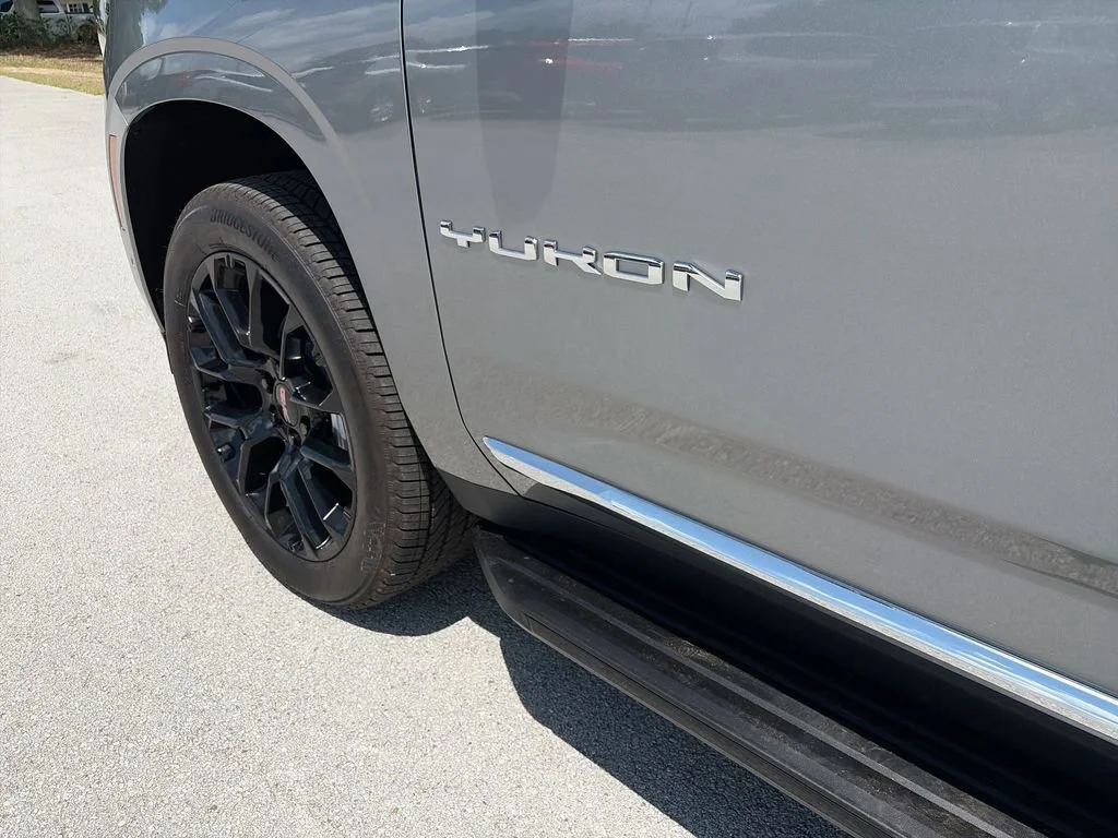 New 2026 Sterling Metallic GMC Elevation image 38