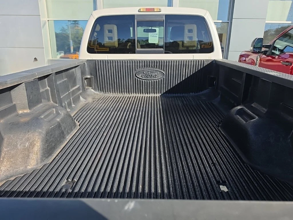Used 2015 White Ford Lariat image 9