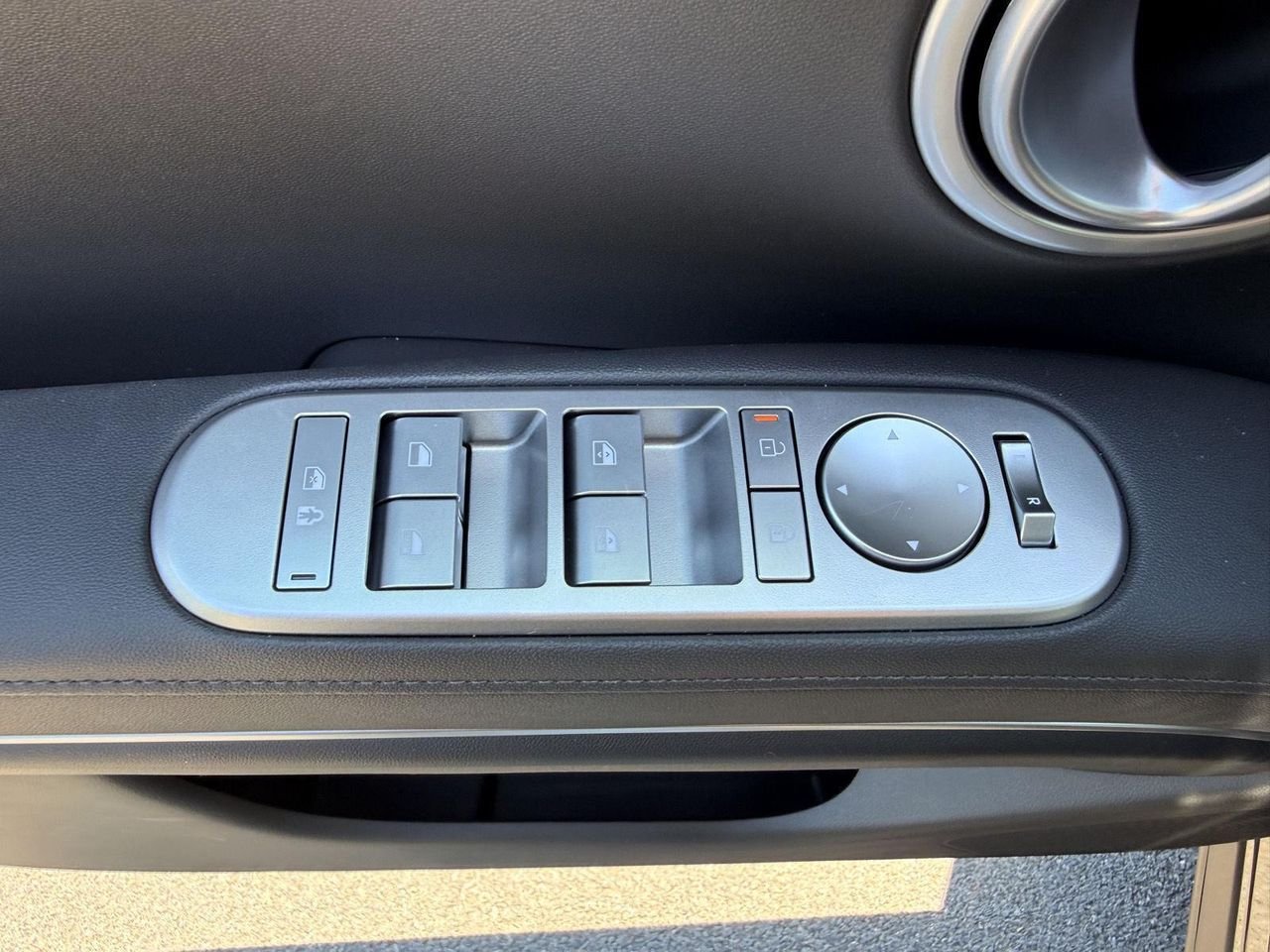 New 2026 Titan Charcoal Pearl Hyundai SEL AWD image 11