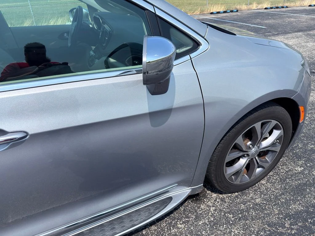 Used 2017 Silver Chrysler Limited image 13