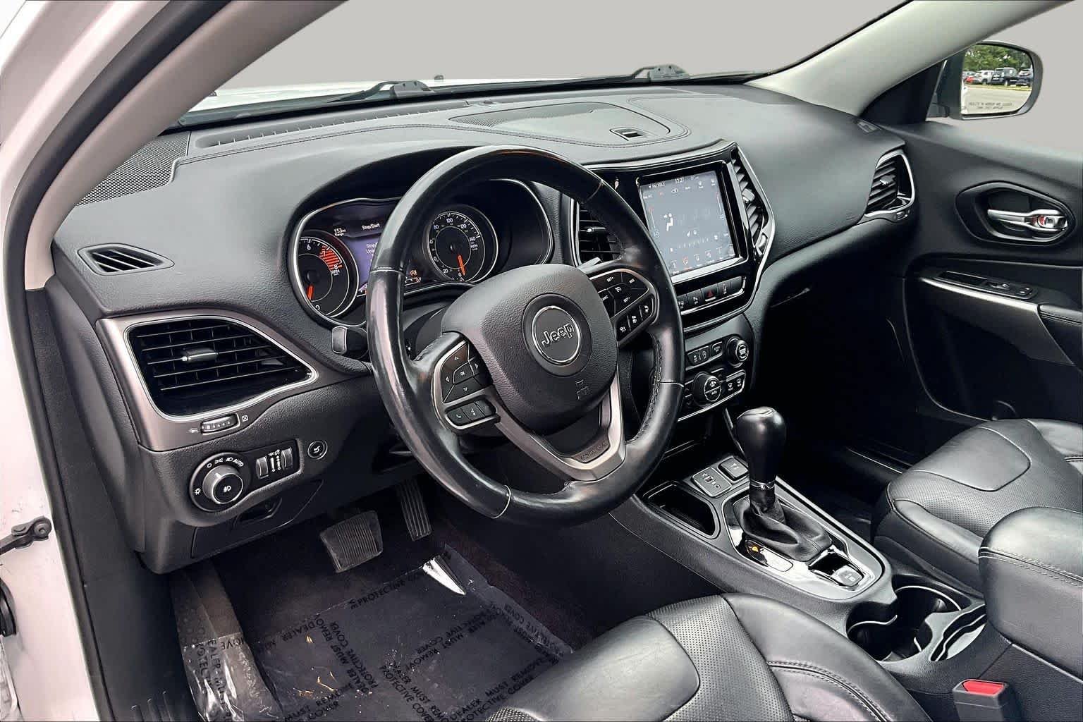 Used 2019 Bright White Clearcoat Jeep Limited image 17