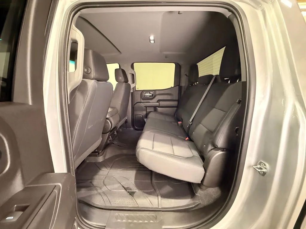 Used 2019 Silver Chevrolet Custom image 16
