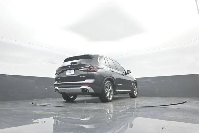 Used 2022 Dark Graphite BMW xDrive30i image 40