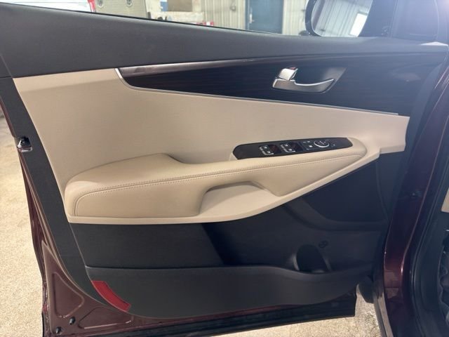 Used 2019 Purple Kia LX image 25
