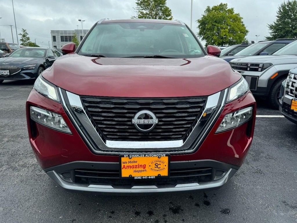 Used 2023 Red Nissan SL image 9
