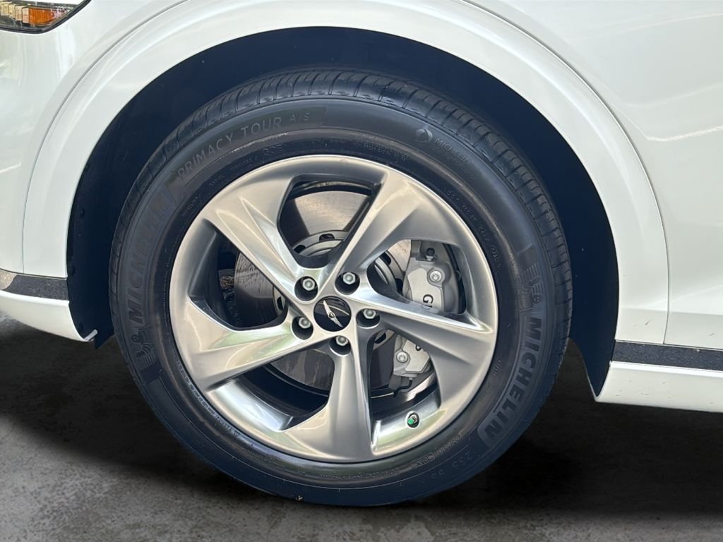 Certified Used 2026 Uyuni White Genesis 2.5T image 47