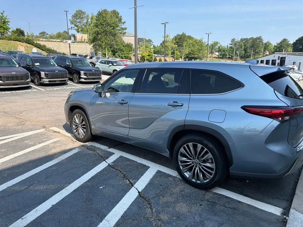 Used 2020 Blue Toyota Platinum image 3