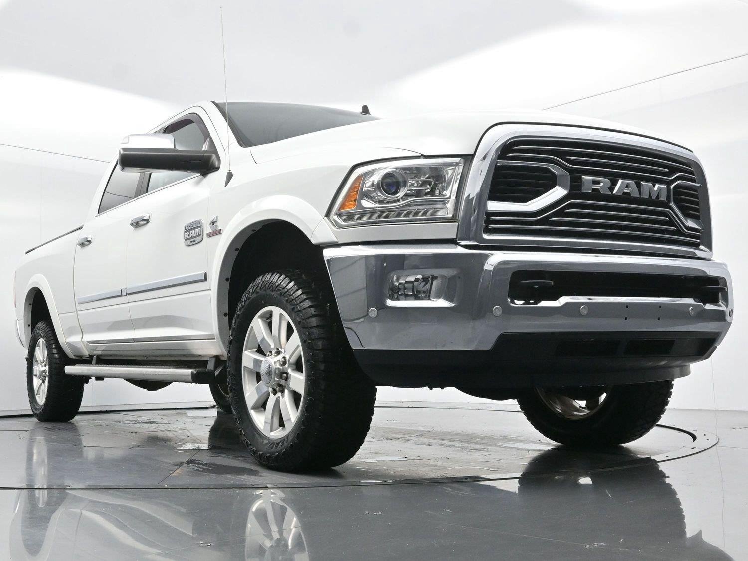 Used 2018 Bright White Clearcoat Ram Longhorn image 47