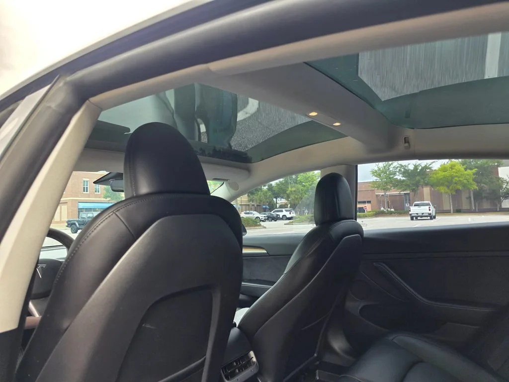 Used 2022  Tesla Long Range image 27