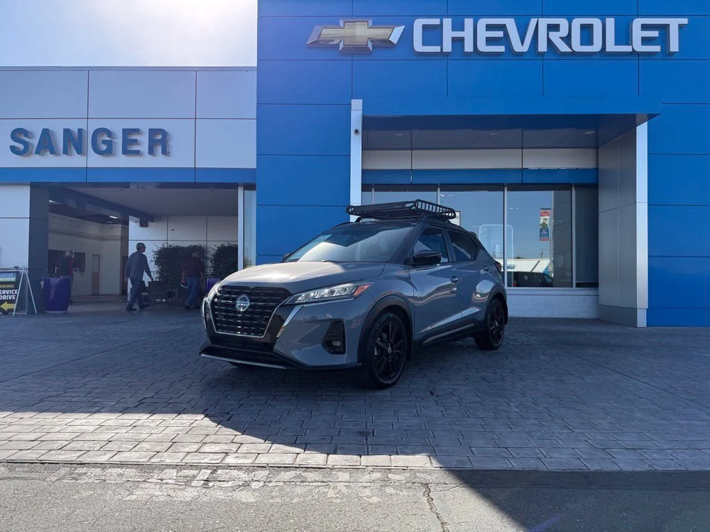 Used 2021 Gray Nissan SR image 2