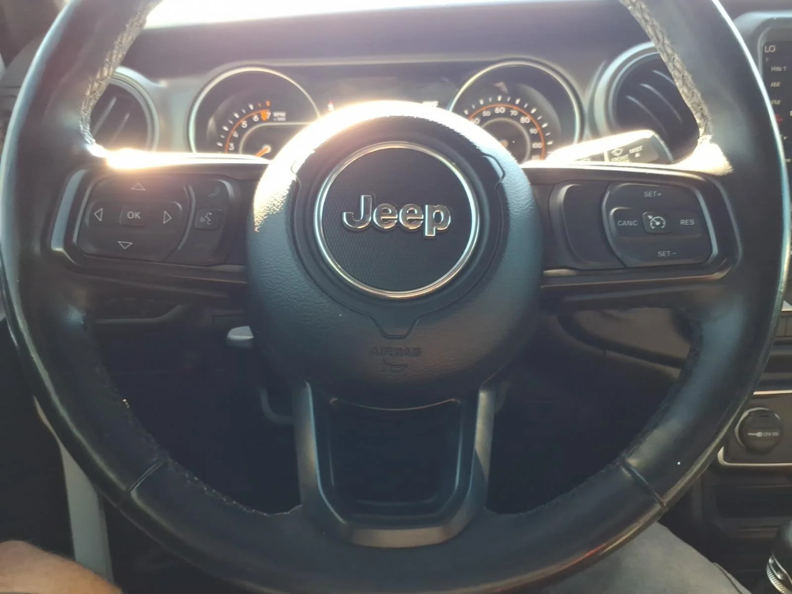 Used 2022 Bright White Clearcoat Jeep Sport S image 26