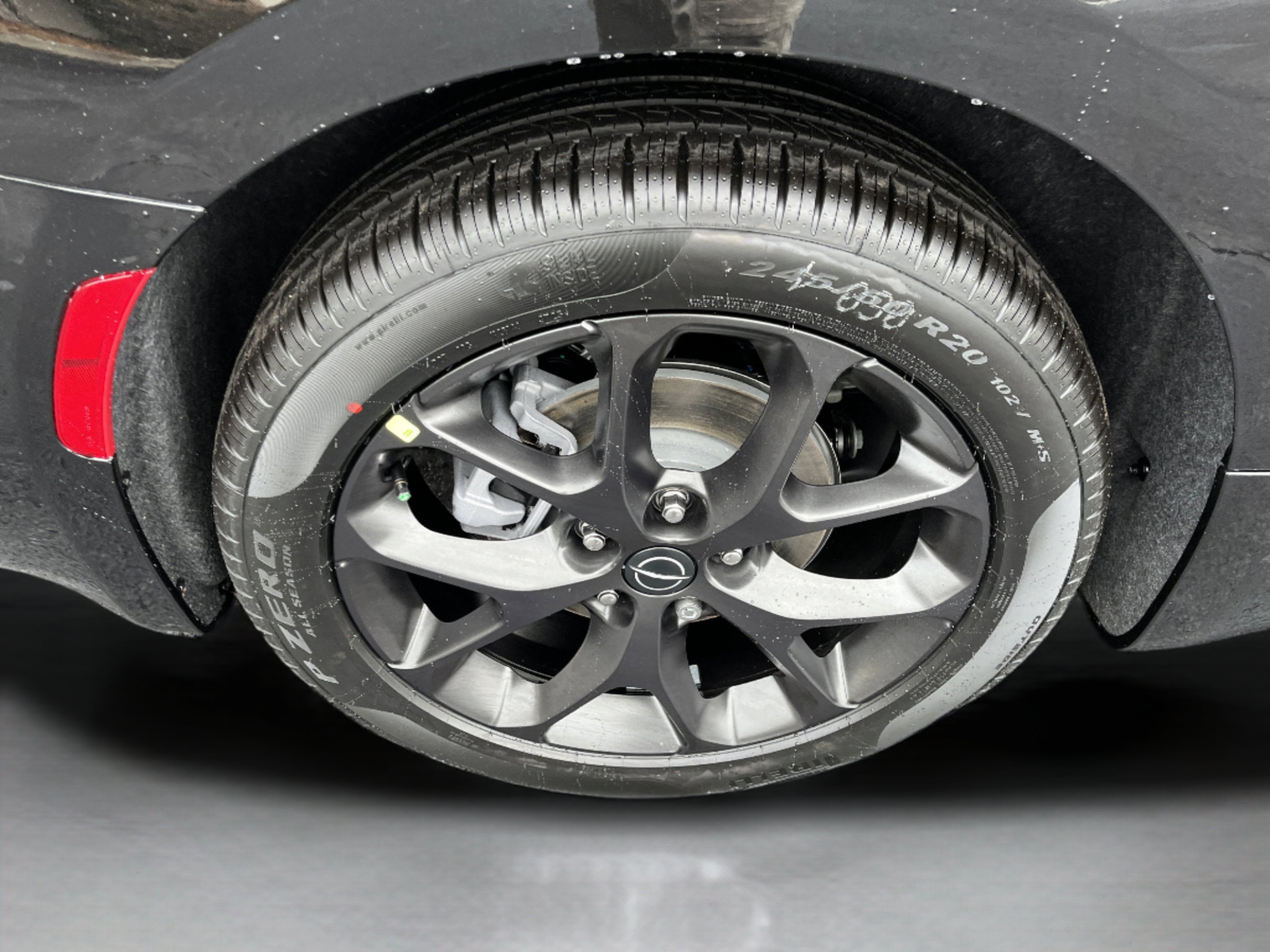 New 2026 Diamond Black Crystal Pearl-Coat Exterior Paint Chrysler Select image 9