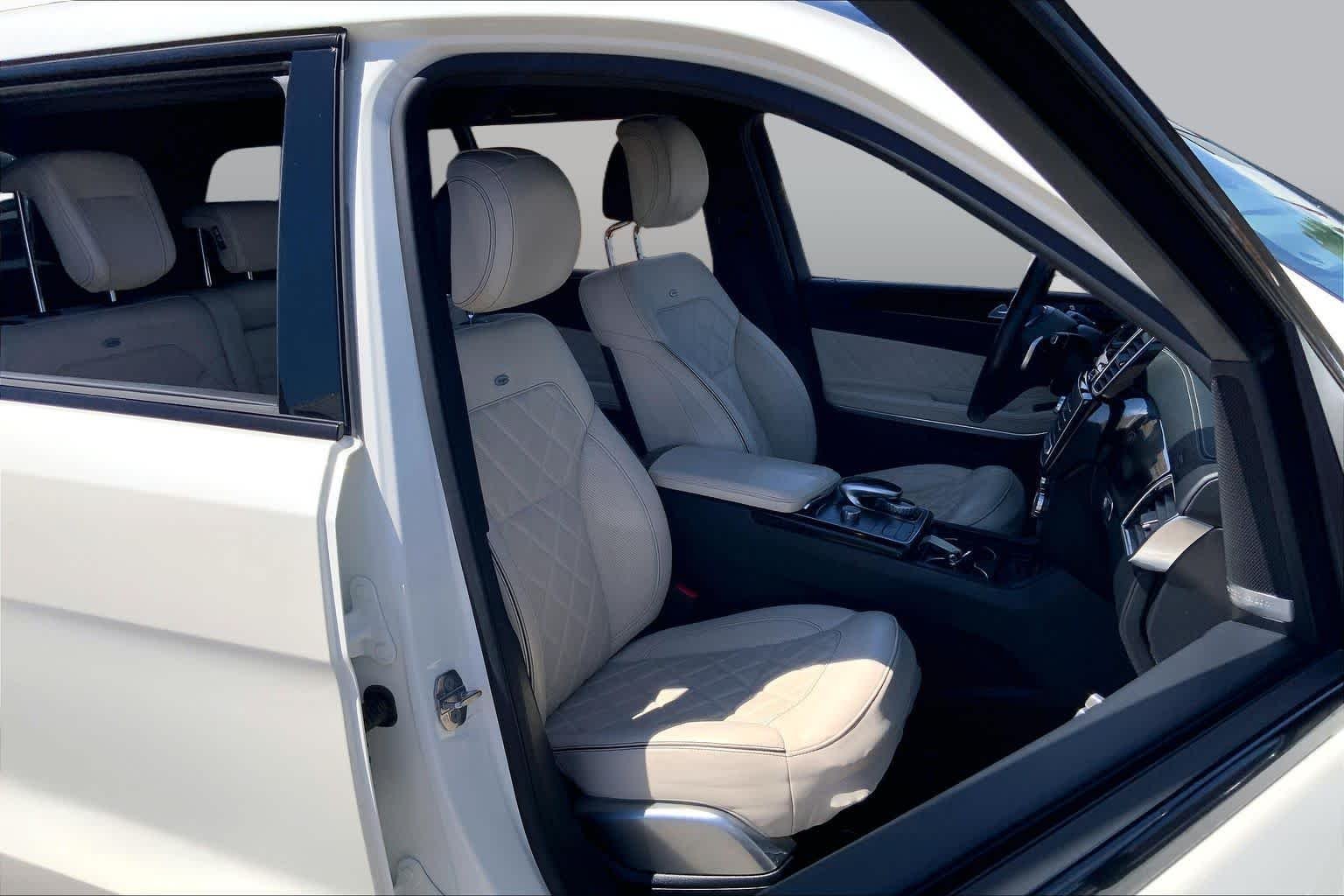 Used 2018 designo Diamond White Metallic Mercedes-Benz GLS 550 image 8