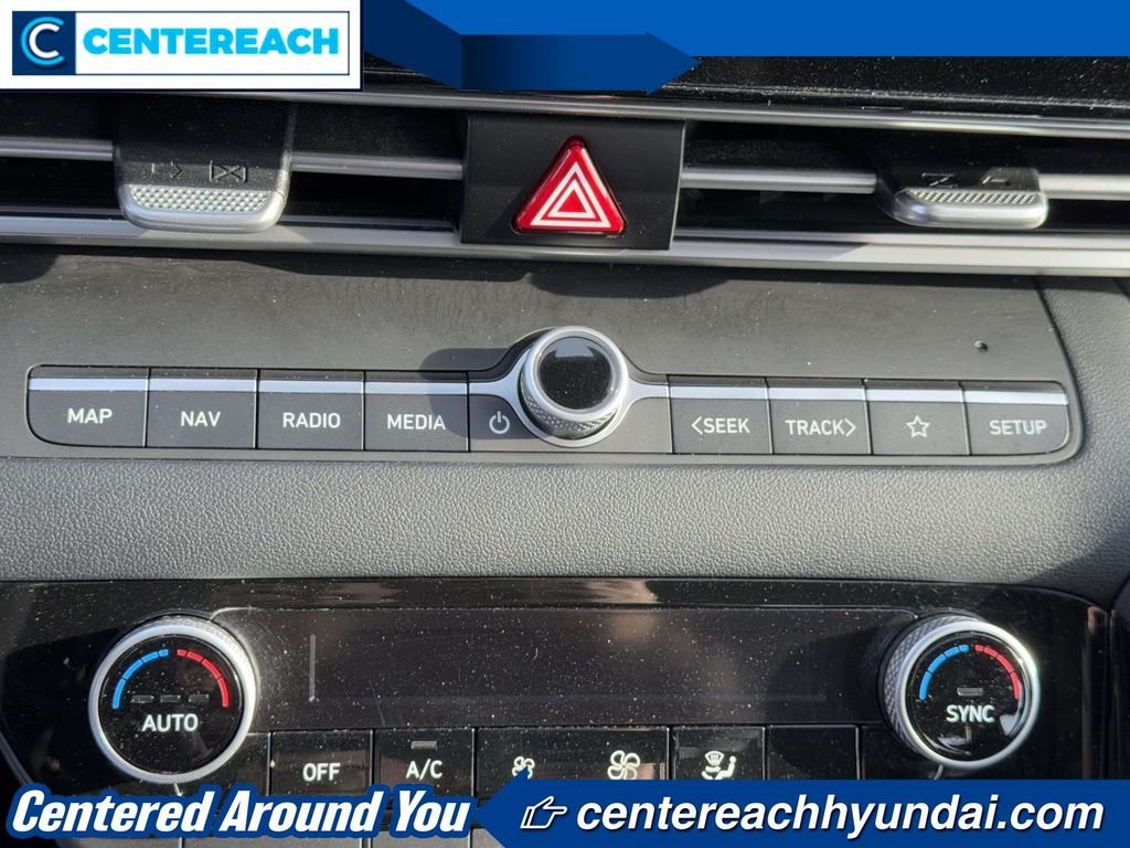 2022 Hyundai Elantra Limited - Photo 28