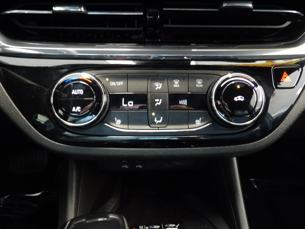 Used 2025 Ebony Twilight Metallic Buick Sport Touring image 33