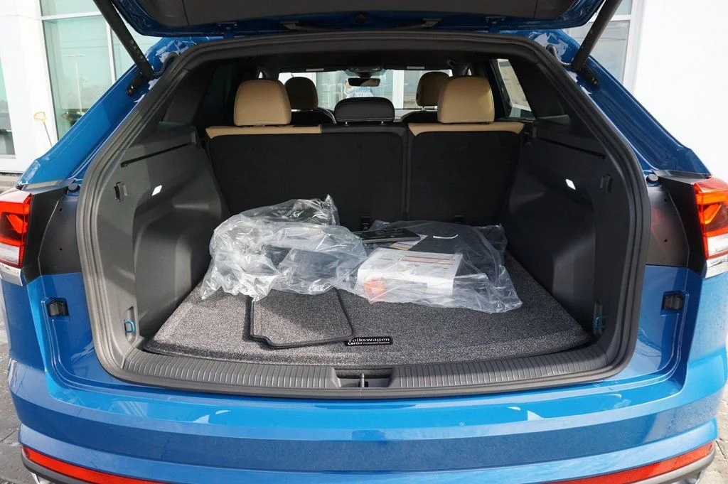 New 2026 Blue Volkswagen 2.0T SE w/Technology image 28
