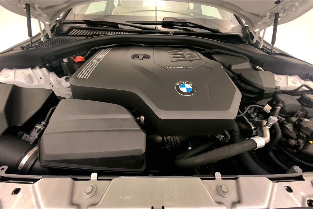 Used 2025 Alpine White BMW  image 8