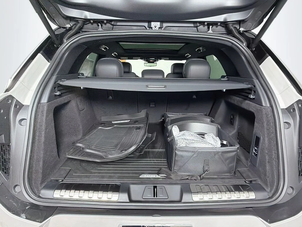 New 2026 Borasco Grey Land Rover Dynamic SE image 28
