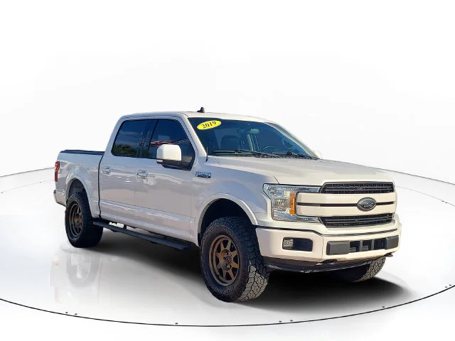 Used 2019 White Ford Lariat image 3