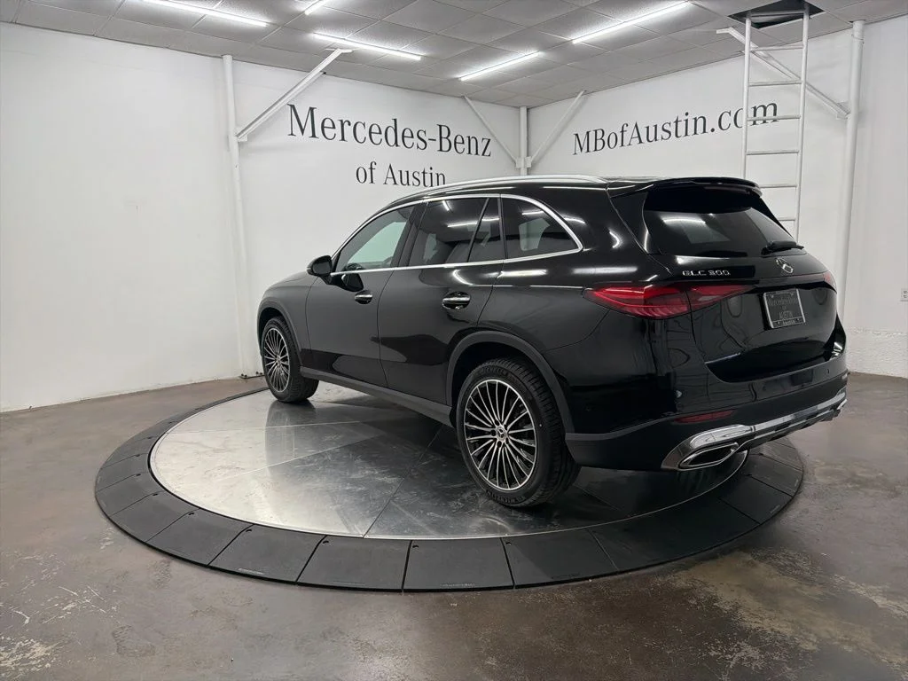Used 2026 Black Mercedes-Benz GLC 300 image 5