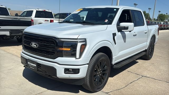 Used 2025 White Ford Lariat image 5
