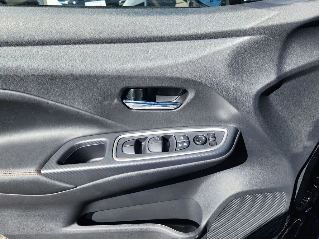 2025 Nissan Versa Sedan SR - Photo 12