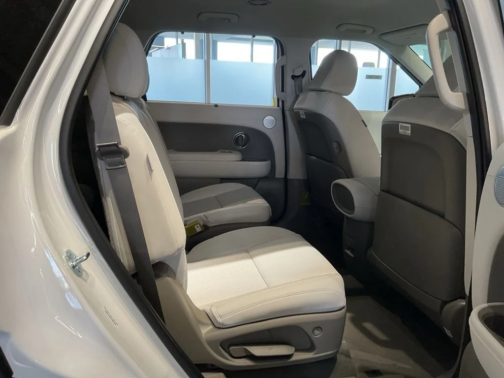 New 2026 White Hyundai SEL image 27