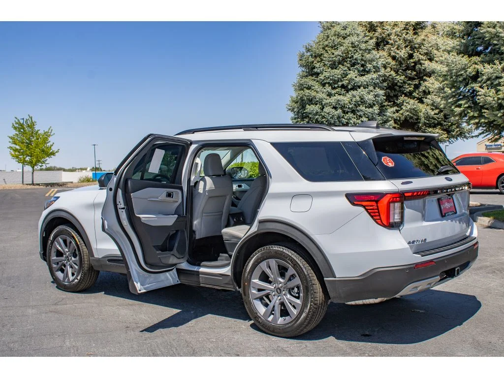 New 2026 SPACE WHITE METALLIC Ford Active w/200A Pkg image 15