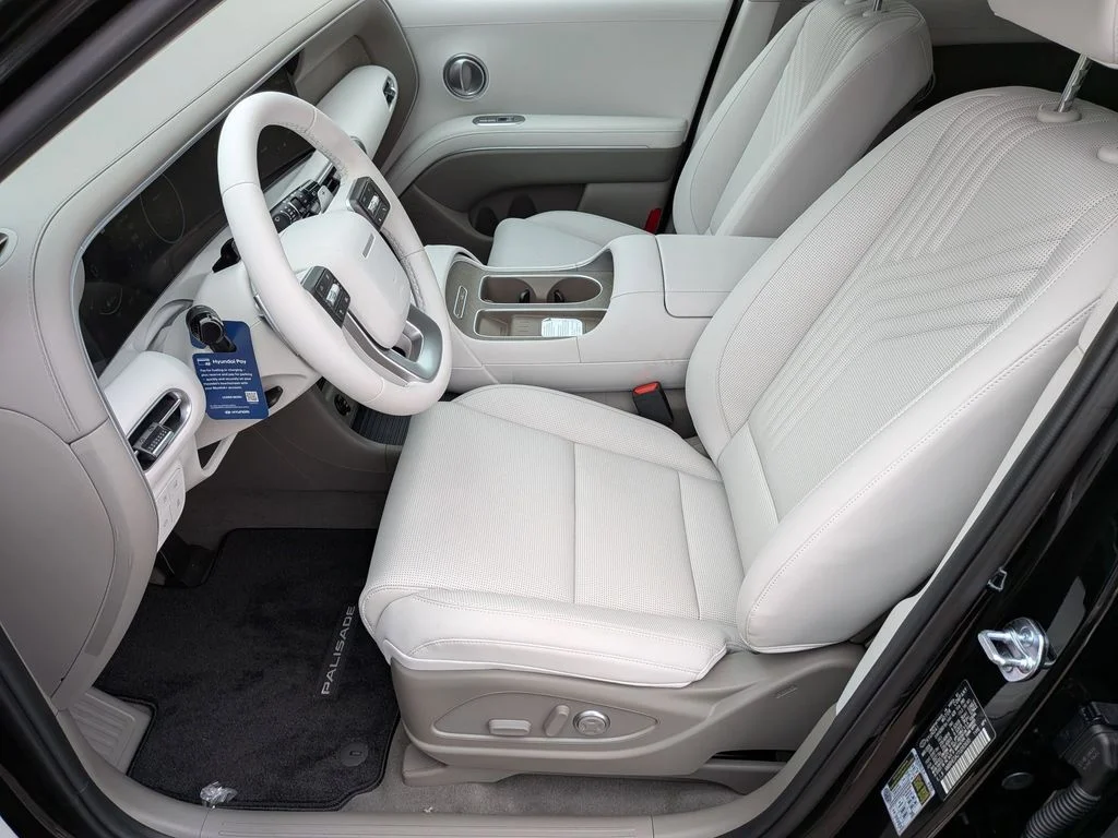 New 2026 Black Hyundai SEL Premium image 11