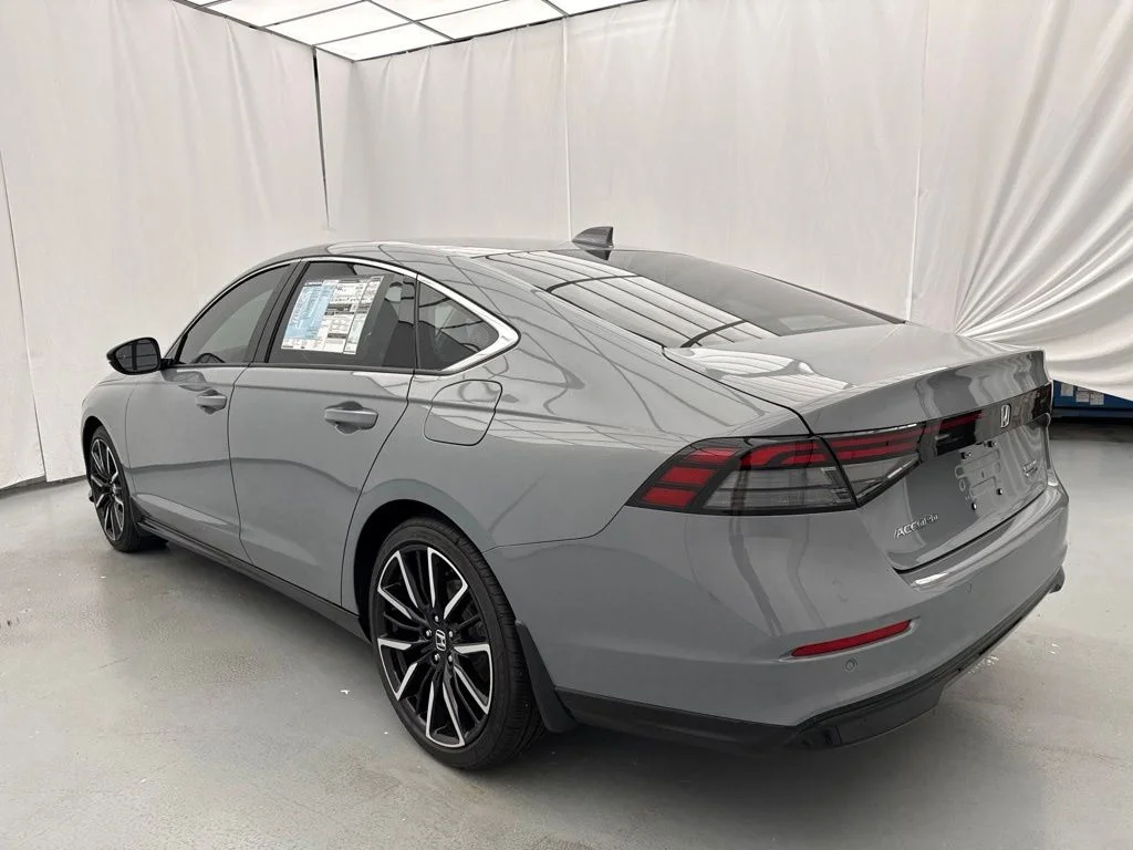 New 2026 Urban Gray Pearl Honda Touring image 5