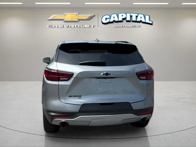 Used 2023 Gray Chevrolet LT image 4