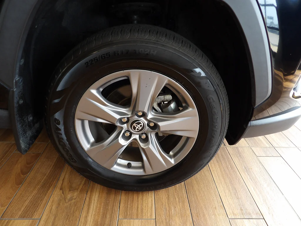 Used 2023 Midnight Black Metallic Toyota XLE image 4