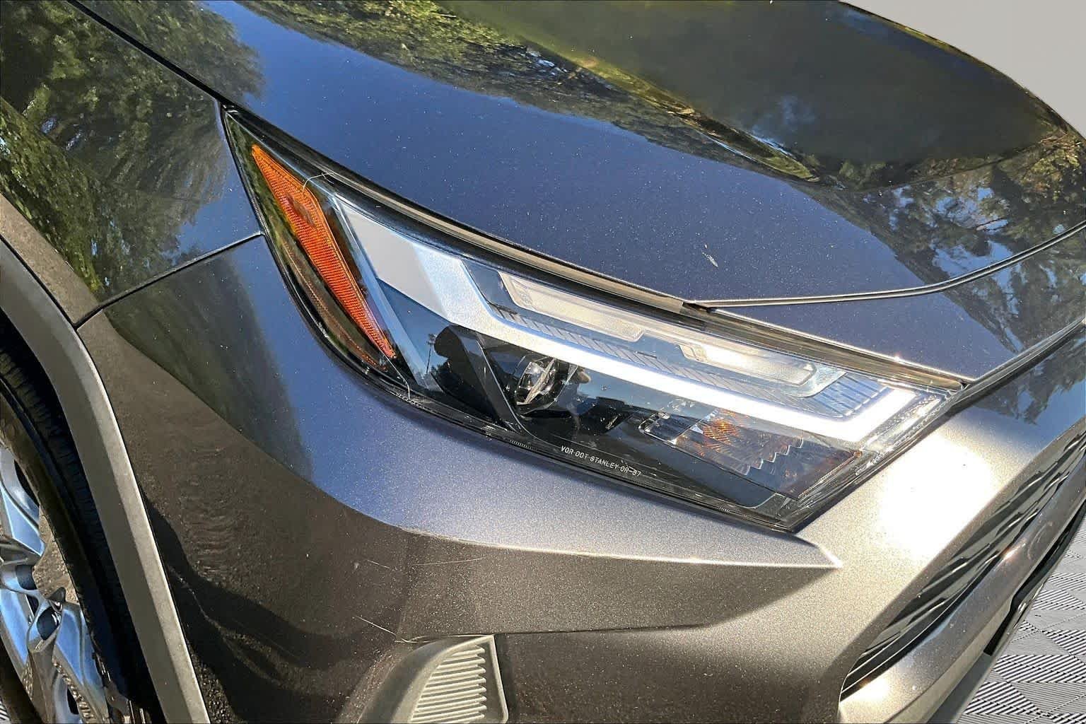 Used 2024 Magnetic Gray Metallic Toyota Hybrid XLE image 28