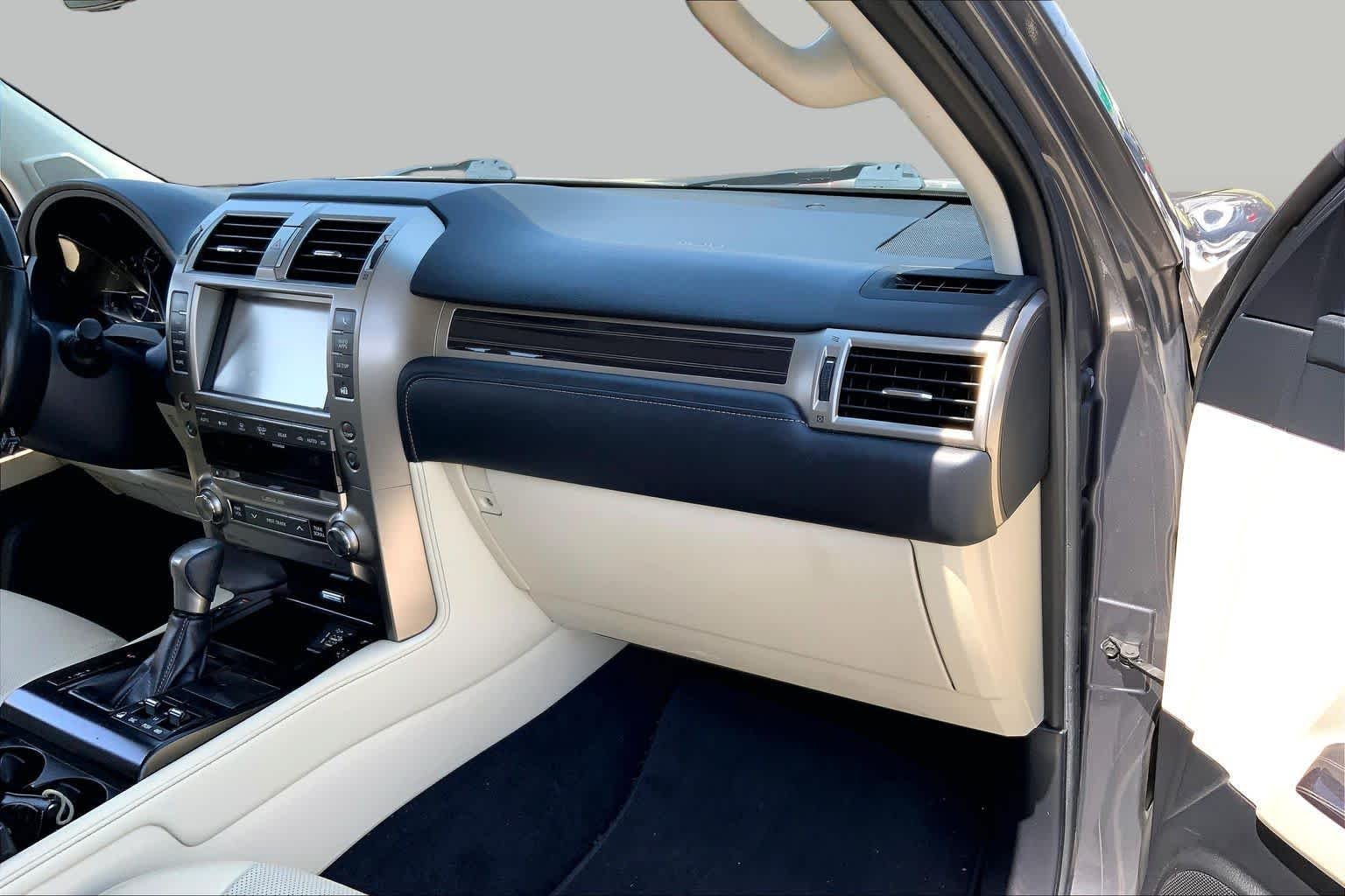 Used 2020 Nebula Gray Pearl Lexus Premium image 17