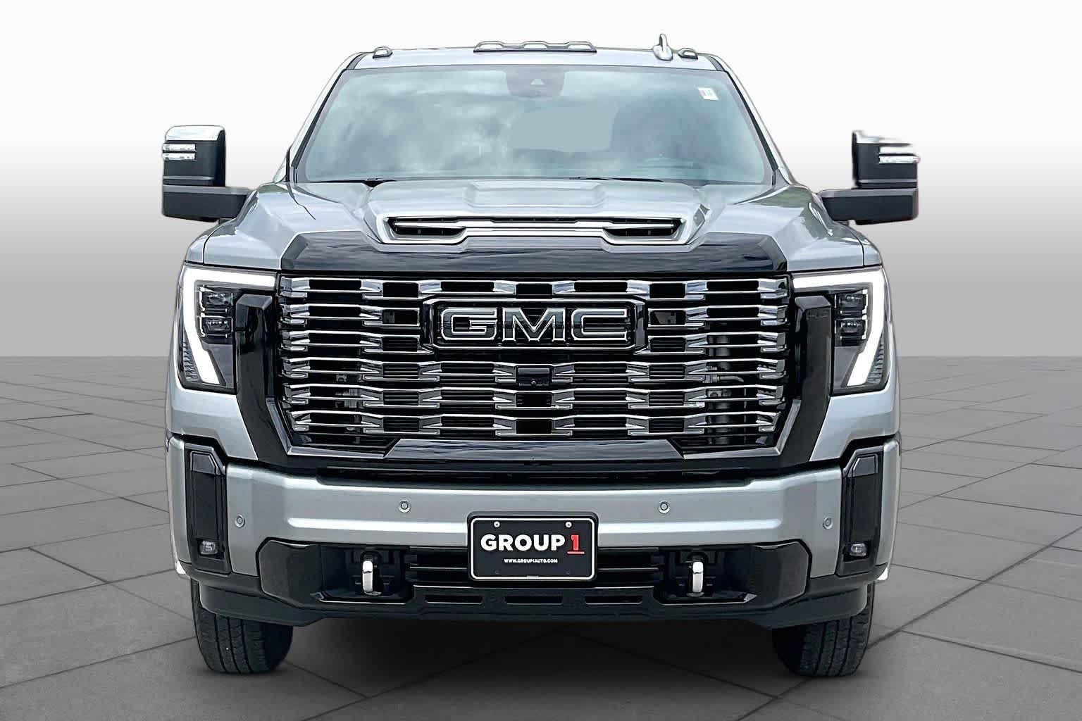Used 2025 Sterling Metallic GMC Denali Ultimate image 4