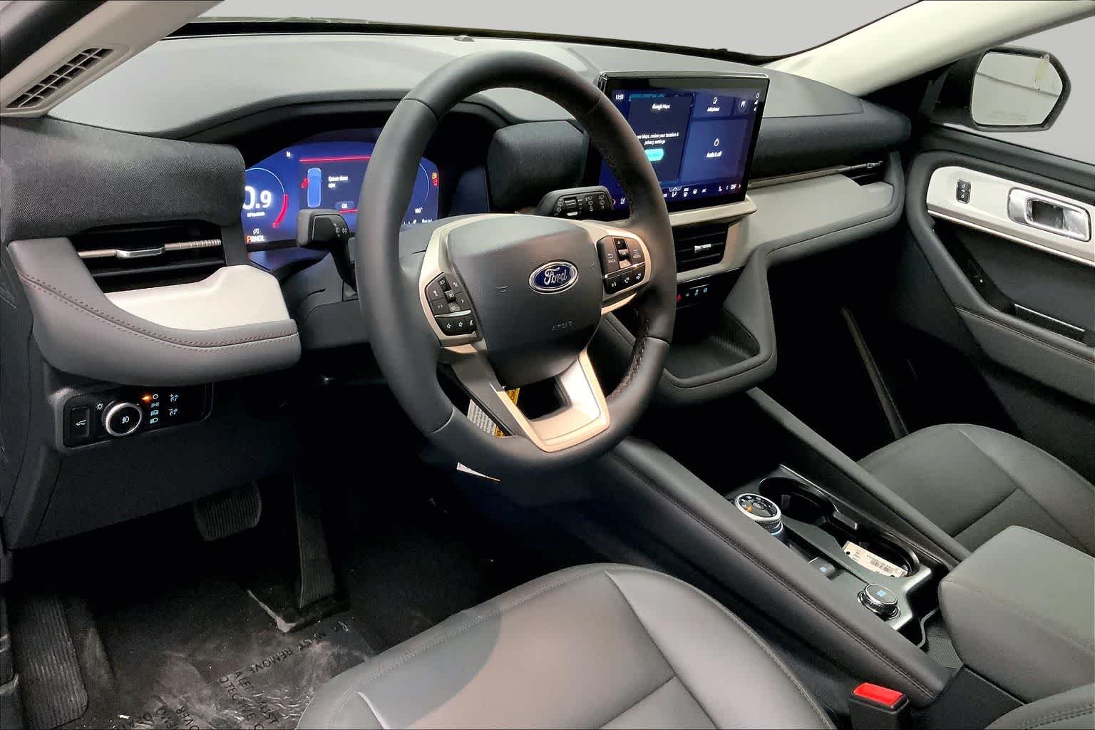 New 2026 Star White Metallic Tri-Coat Ford Active image 7