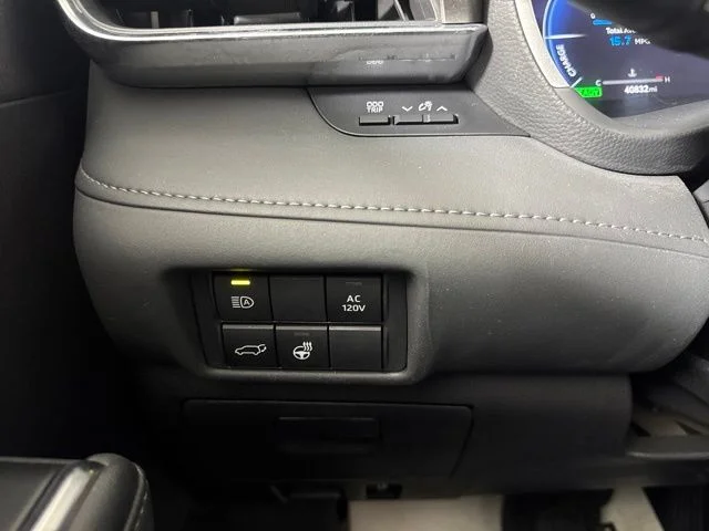 Used 2023 Wind Chill Pearl Toyota Limited image 21